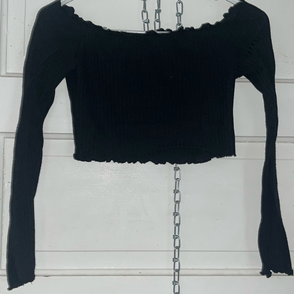 Scrunchy off the shoulder crop top
